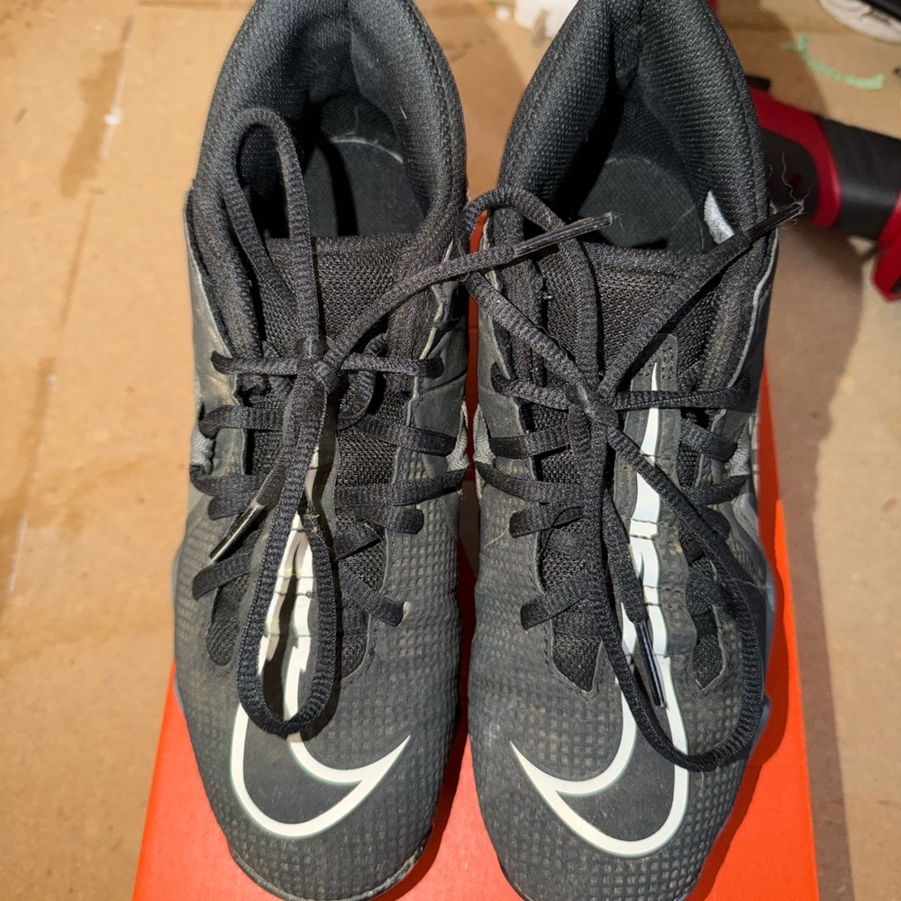 Youth Nike cleats excellent condition! - Picture 11 of 14